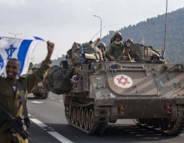Llega a Israel el primer avi&oacute;n con ayuda de armamento procedente de Estados Unidos