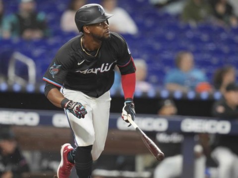 Luego de cirug&iacute;a Tommy John, Eulis P&eacute;rez regresa y cae derrotado ante los Piratas