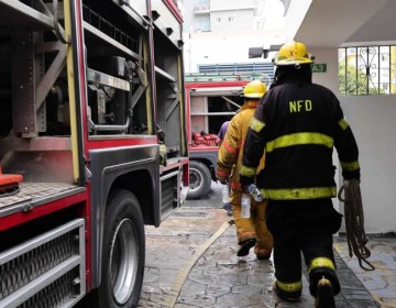 Sofocan fuego en torre del sector Evaristo Morales y que "no tiene sistema contra incendio"