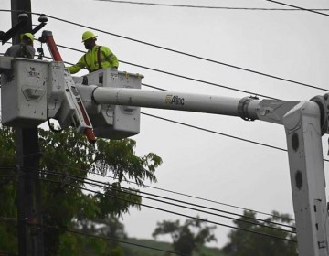 Puerto Rico restablece servicio el&eacute;ctrico en mayor&iacute;a de zonas afectadas por apag&oacute;n