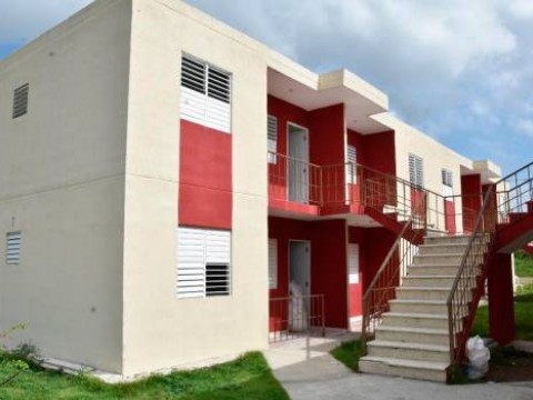 Denuncian desalojos de afectados de COVID-19 de apartamentos para entreg&aacute;rselos a pelede&iacute;stas