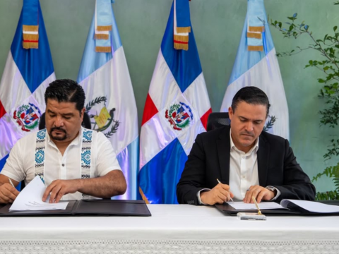 Apordom y Comisi&oacute;n Portuaria de Guatemala firman acuerdo para fortalecer la cooperaci&oacute;n portuaria 