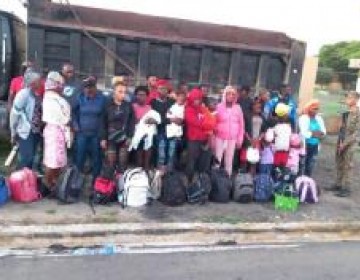 Apresan chofer haitiano con 29 haitianos ilegales en el puesto de chequeo en Botonsillo
