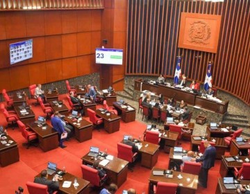 Los senadores se resisten a abandonar el barrilito pese a llamados por la crisis