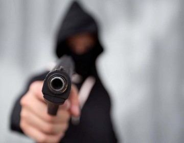 El 64.5 % de los dominicanos evita salir de noche por miedo a delincuencia
