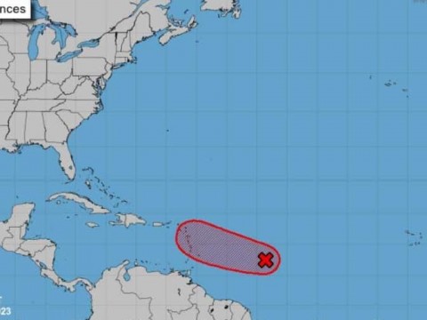 Sistema tropical, en mira hacia Antillas Menores, se acerca a convertirse en cicl&oacute;n tropical