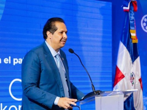 Ministro de Salud: aumento salarial sin presupuesto compromete la estabilidad econ&oacute;mica