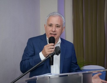 Senador Antonio Taveras reconoce aportes de la comunidad evang&eacute;lica a RD