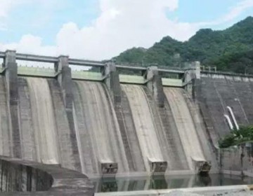 Aumentan nivel de agua en la presa de Valdesia