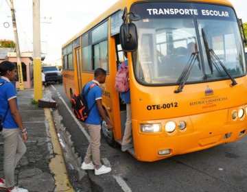 Piden a conductores a ceder paso a autobuses de Transporte Estudiantil