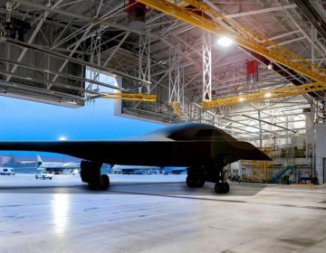 EE. UU. presenta su nuevo bombardero furtivo B-21 de alta tecnolog&iacute;a