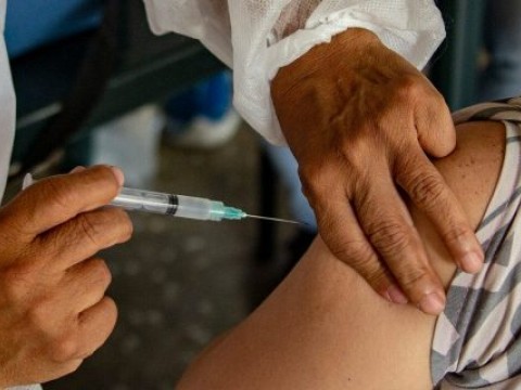 OMS desaconseja por ahora una tercera dosis de refuerzo contra la COVID-19