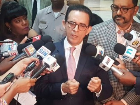 &ldquo;Danilo no sab&iacute;a que Juan Alexis supl&iacute;a equipos al Estado&rdquo; dice Abogado de Alexis Medina 