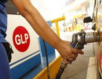 &iexcl;Bajan los combustibles!