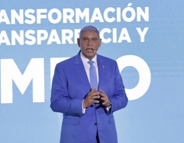 Gobierno promete seguro de vida de RD$1 mill&oacute;n para los polic&iacute;as
