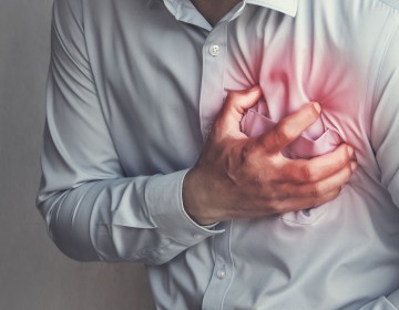 Hombre muere de infarto mientras manejaba su veh&iacute;culo en Santo Domingo
