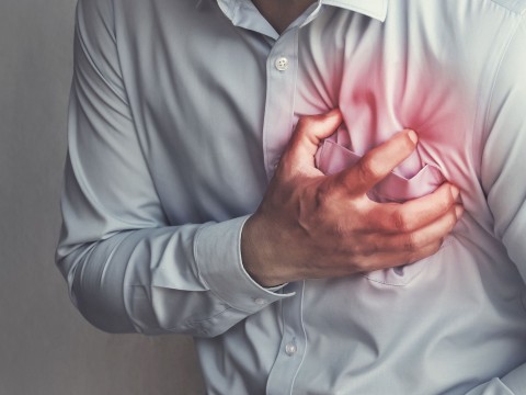 Hombre muere de infarto mientras manejaba su veh&iacute;culo en Santo Domingo