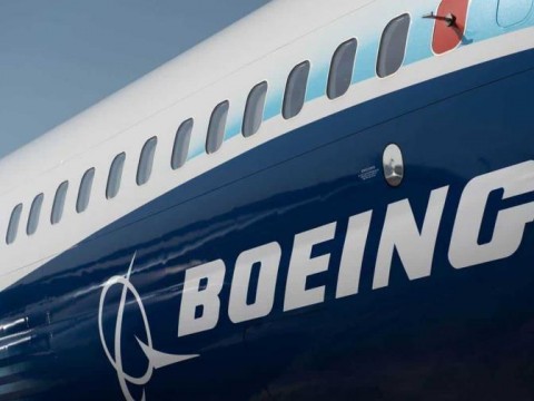 Investigaci&oacute;n arroja que al Boeing que tuvo problemas en pleno vuelo le faltaban cuatro tornillos