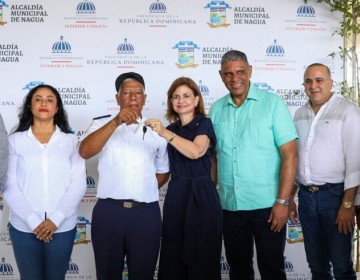Interior y Polic&iacute;a anuncia aumento salarial a los bomberos entra en vigencia este mes