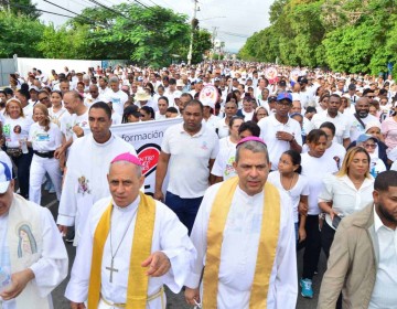Miles de cat&oacute;licos participan en la marcha "Un Paso por mi Familia"