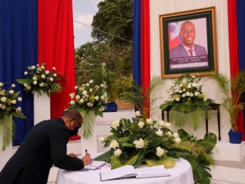 Martine Mo&iuml;se rechaza dinero p&uacute;blico para el funeral de Estado