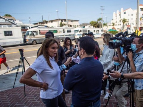 Caitlyn Jenner inicia recorrido de campa&ntilde;a en b&uacute;squeda de gobernaci&oacute;n de California