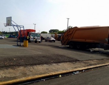 Denuncian camiones de basura contaminan el Hip&oacute;dromo V Centenario