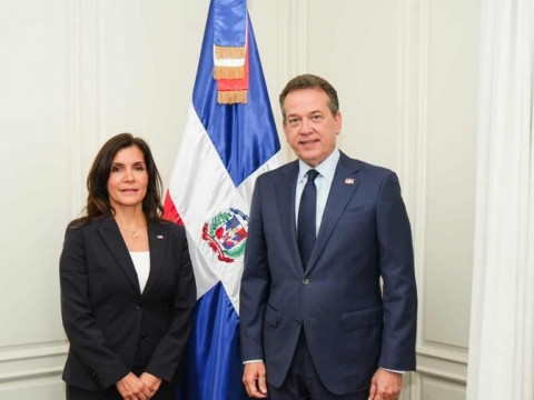 Nuevo canciller recibe a la embajadora de EE. UU. y reafirman disposici&oacute;n de un di&aacute;logo permanente