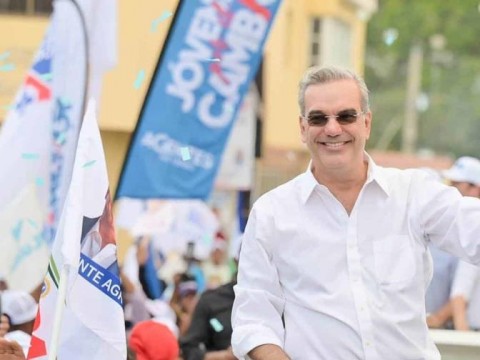 Activismo pol&iacute;tico contin&uacute;a este domingo; candidatos presidenciales en la calle