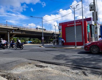 Conductores exigen repavimentaci&oacute;n urgente en calles Doctor Defill&oacute; y Quinto Centenario