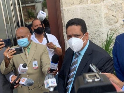 Carlos Pimentel advierte compras realizadas en per&iacute;odo de transici&oacute;n deben ser revisadas