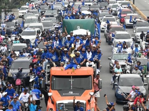 Licey pinta de azul la ciudad celebrando su bicampeonato