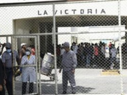 Presos pagan hasta $50 mil para entrar armas a La Victoria
