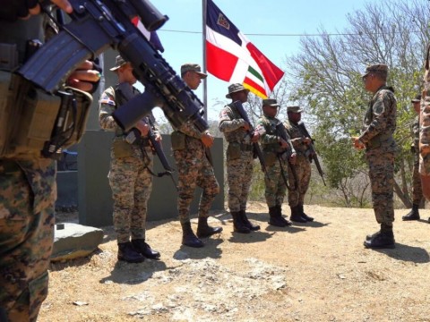 Comandante del Ej&eacute;rcito supervisa labores de vigilancia y control en frontera sur y noroeste con Hait&iacute;
