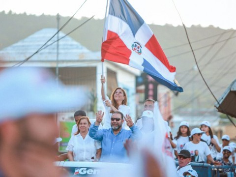 Carolina Mej&iacute;a cierra campa&ntilde;a del PRM en Bonao y La Vega