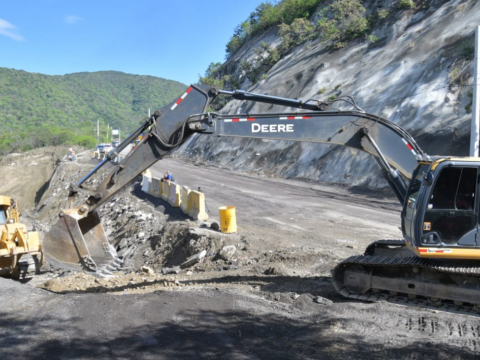 Obras P&uacute;blicas avanza soluciones tras derrumbe en carretera Ocoa&ndash;Cruce de Ocoa 