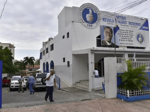 Gabinete de Salud de Abinader pide detener contagio COVID-19 a m&eacute;dicos, param&eacute;dicos y pacientes