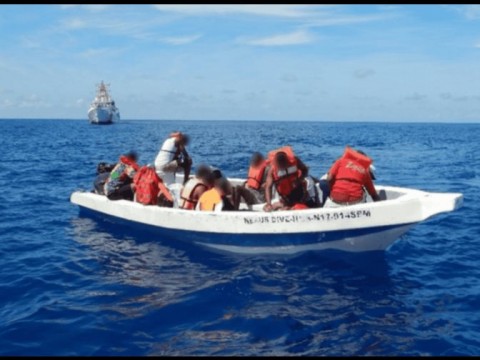 Detienen a 107 dominicanos que intentaron llegar ilegalmente a Puerto Rico