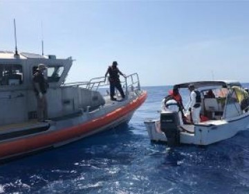 EEUU intercepta a 14 haitianos en barco averiado en costa de Florida