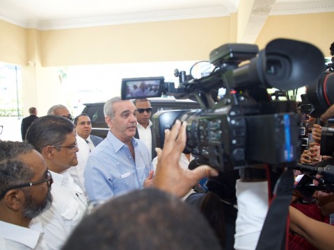 Presidente Abinader reafirma posici&oacute;n del Gobierno de mantener la cesant&iacute;a y llama al consenso en la reforma laboral