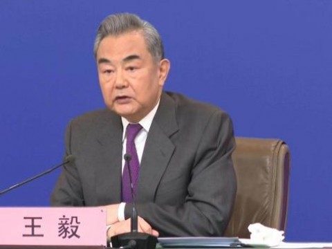China critica la "represi&oacute;n" de EEUU y defiende su cercan&iacute;a con Rusia