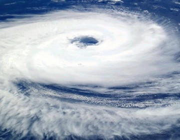 Un cicl&oacute;n extratropical pone en "alerta roja" a dos estados en el sur de Brasil