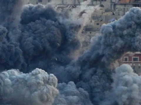 Cinco muertos en un ataque con misiles en medio de pico de violencia en Siria