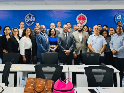 Coronel y catedr&aacute;tico Ysaias J. Tamarez Santiago diserta sobre Constitucionalismo Digital, Inteligencia Artificial y la Sentencia T-323 de la Corte Constitucional de Colombia en la UASD