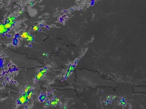 Aguaceros dispersos en la tarde hacia el interior del pa&iacute;s y temperaturas calurosas