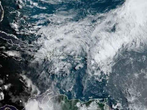 Lluvias continuar&aacute;n este mi&eacute;rcoles por incidencia de vaguada; COE mantiene en alerta 25 provincias