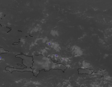 Mantienen alerta por oleaje peligroso este jueves y pronostican lluvias en varias provincias