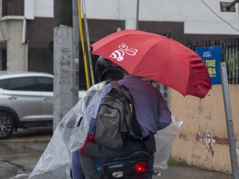Pronostican aguaceros moderados a fuertes con tormentas el&eacute;ctricas para este jueves