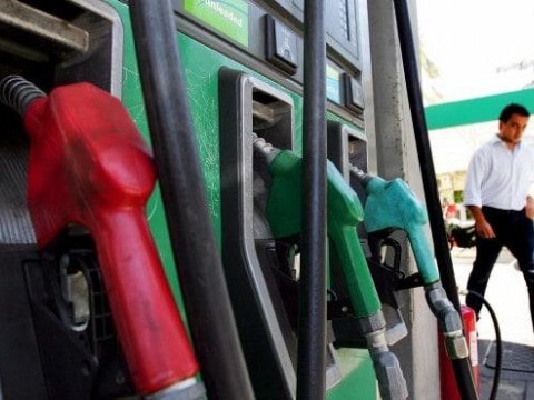 Congelan precios de casi todos los combustibles; s&oacute;lo el avtur baj&oacute; RD$0.45 por gal&oacute;n