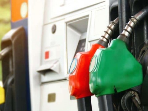 Bajar&aacute;n precios de tres combustibles a partir de ma&ntilde;ana